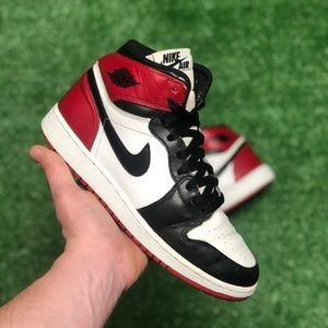 Nike Air Jordan 1 black toe